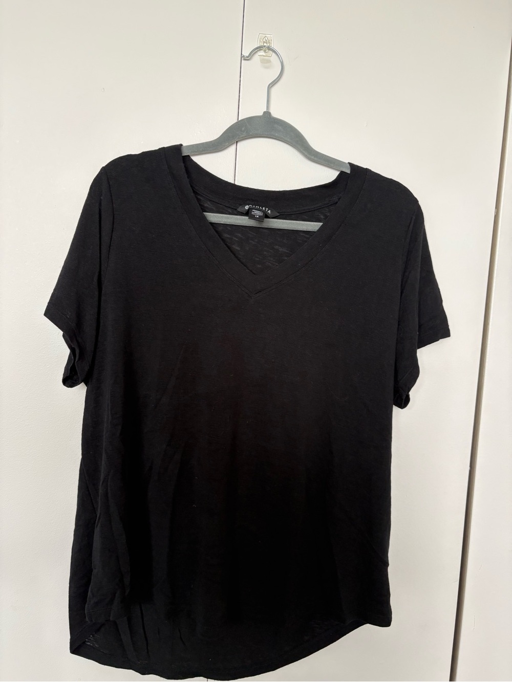 Athleta 1X Black V-Neck T-Shirt